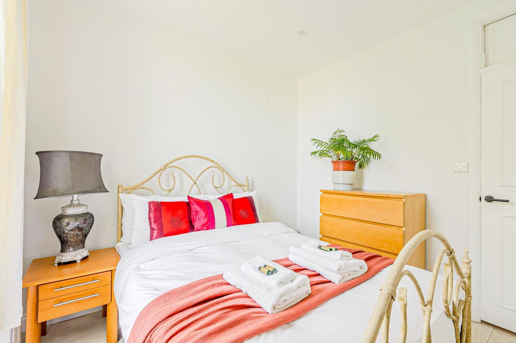 Unique Modern 2br Flat, 1 Min To S Hampstead St Apartment London